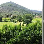 La Perla Hotel 2*