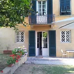 La Perla 2*